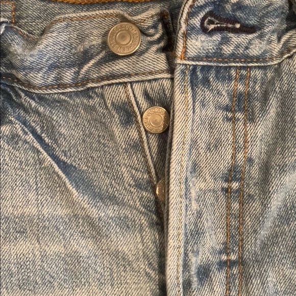 Levi’s shorts - Picture 2 of 4